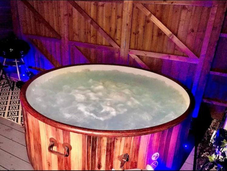 Elkstone Studio Private Hottub Pet Friendly Malvern Ngoại thất bức ảnh